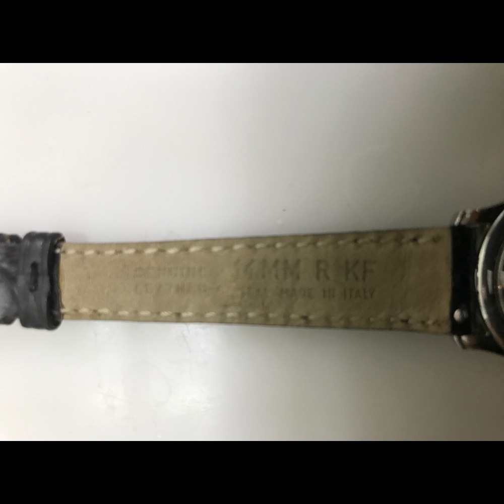 Gucci Watch - Picture 4 of 8